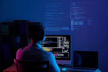 Why fintech startups are outsourcing software development in 2025