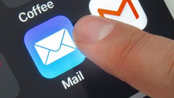 Apple sends 11 email advisories alerting users to security loopholes